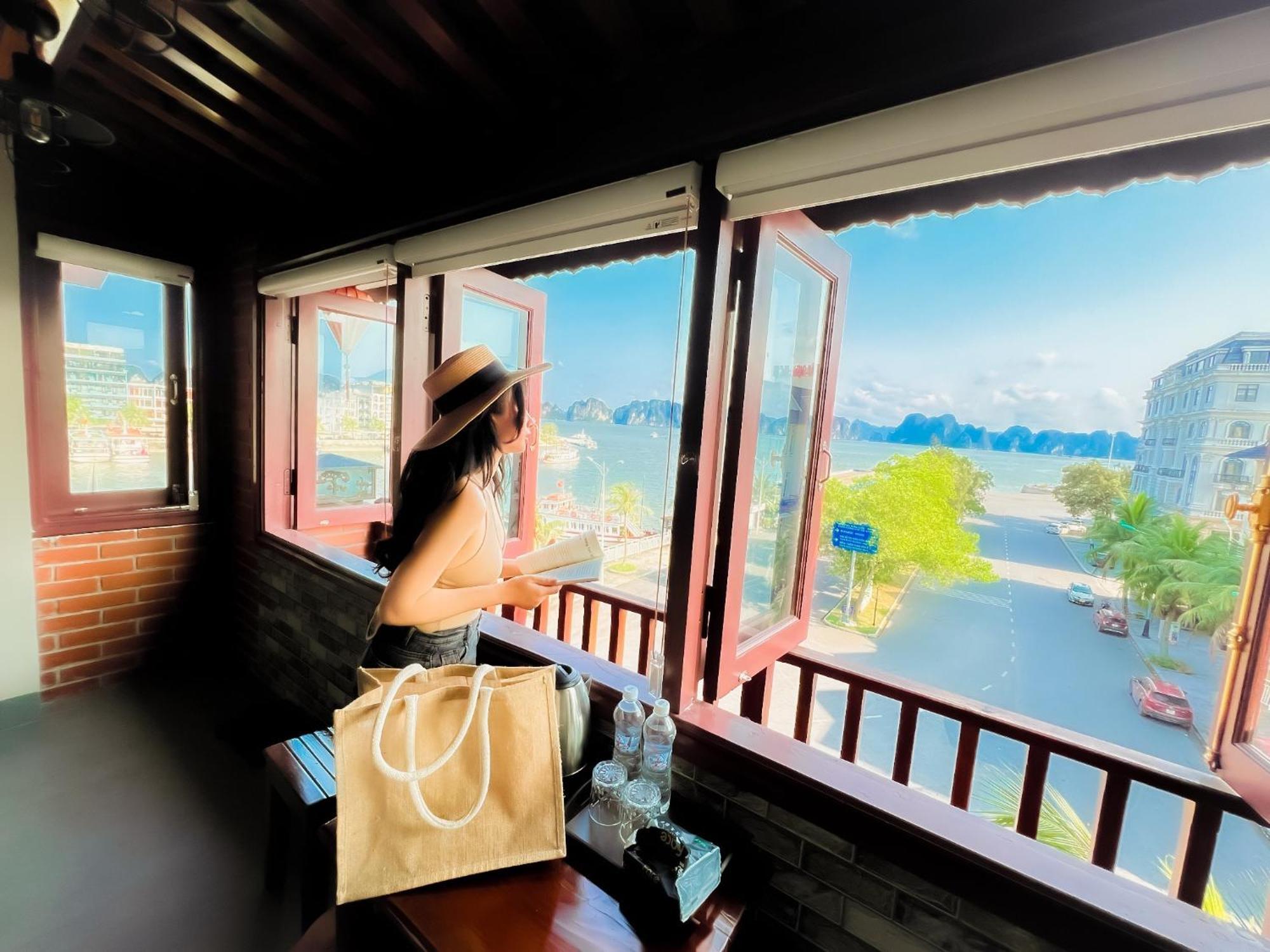 Canh Buom Homestay - Tuan Chau Ха Лонг Екстериор снимка